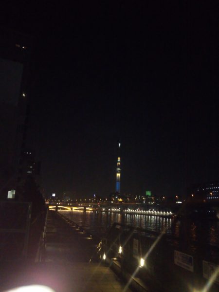 夜の隅田川